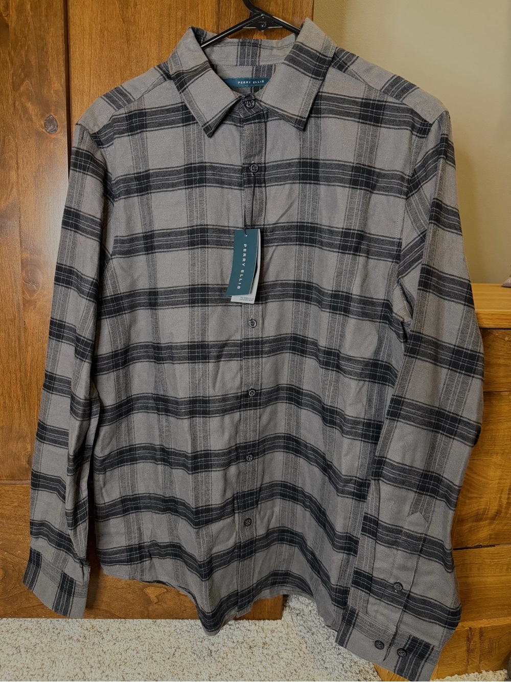 Perry Ellis Men's Gray Plaid Button-Up Untucked Shirt